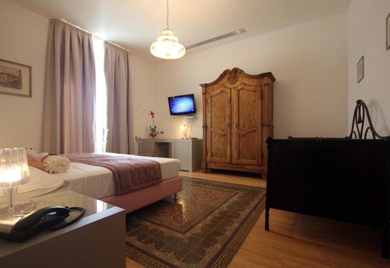 Residenza Mordini Hotel Ла Мадалена Екстериор снимка